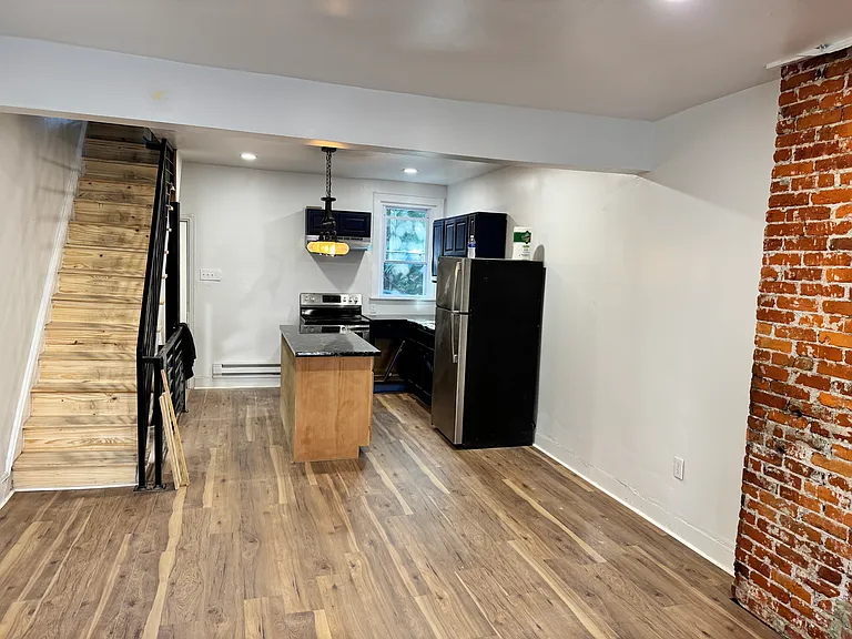 2412 N Corlies St — Photo 8