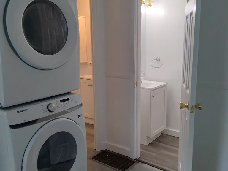621 Monterey Way #B — Photo 10