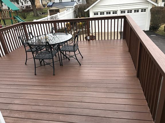 Back deck for outdoor entertainment