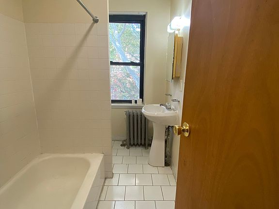 4th image of 4204 Baltimore Ave APT 3F