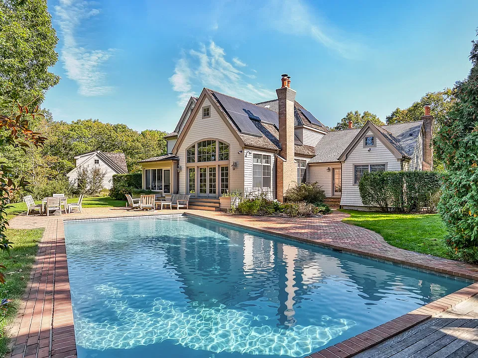 862 Old Sag Harbor Rd