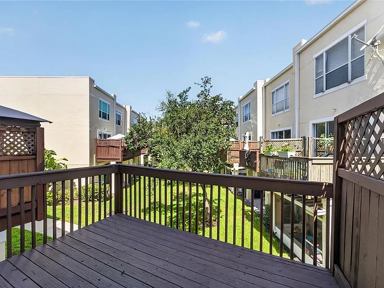 3186 Bayshore Oaks Dr — Photo 35