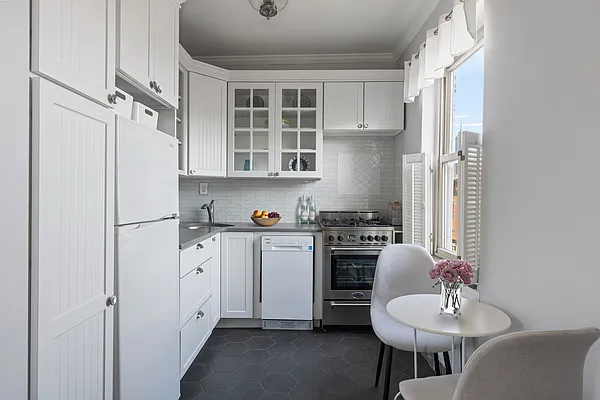 Sold by Compass | media 3