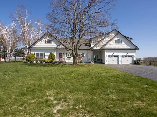 5760 Martinchek Rd, Petoskey, MI 49770