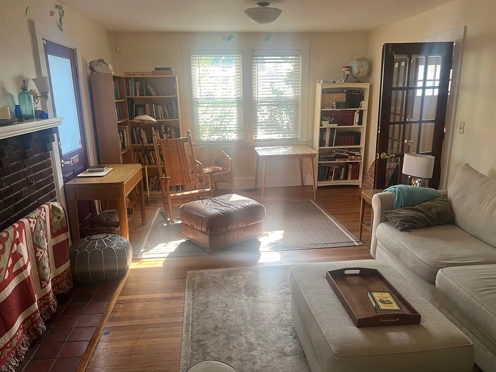 4 bed, 2.5 bath, 1955 sqft, $4,800 — Photo 3