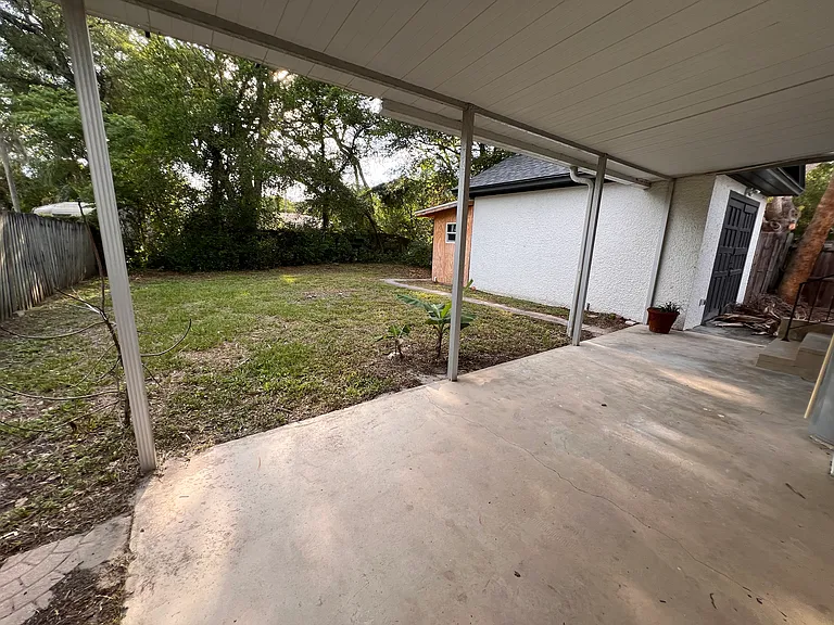220 Leon Ave — Photo 26