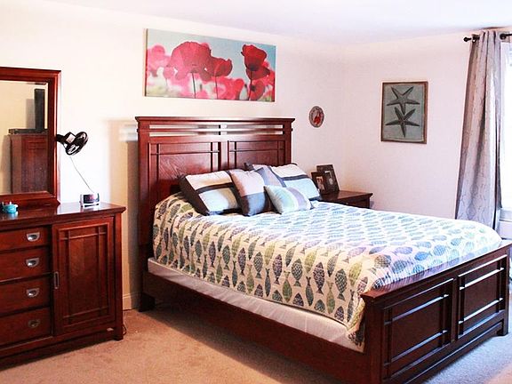 5th image of 2 Sadore Ln APT 2C