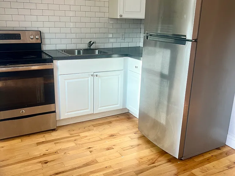 23 Kenmore St — Photo 1