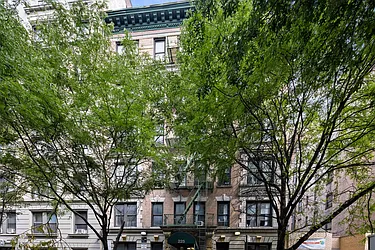 225 West 109th Street in Manhattan Valley