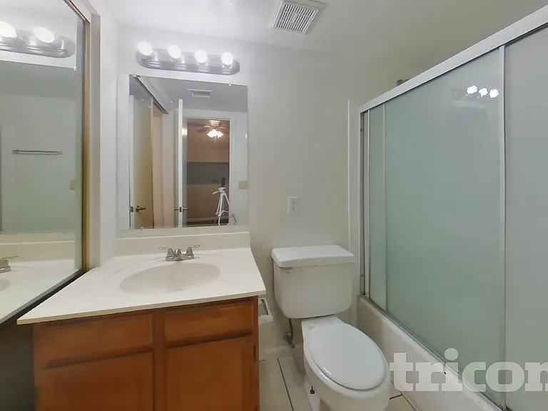 19820 N 13th Ave #221 — Photo 10