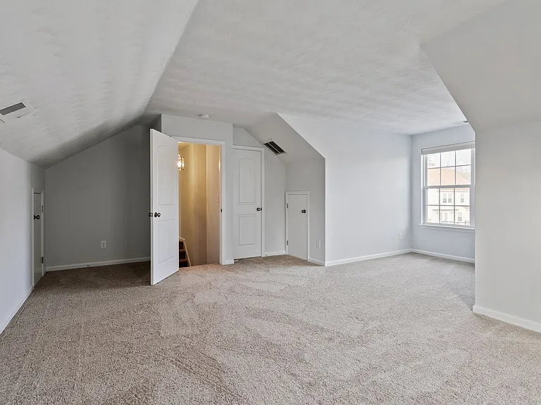 60 Manilla Ln — Photo 12