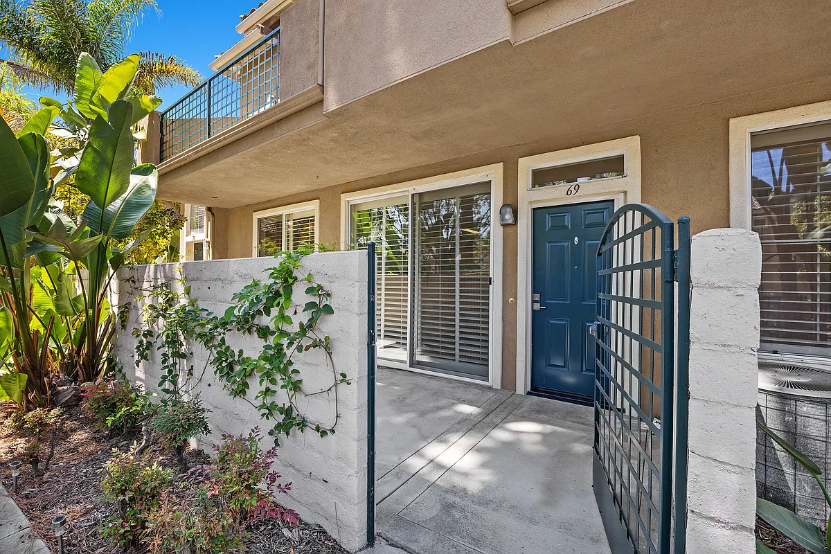 2 bed, 976 sqft, $3,495 — Photo 2
