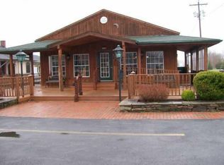 65 Lake St, Le Roy, NY 14482
