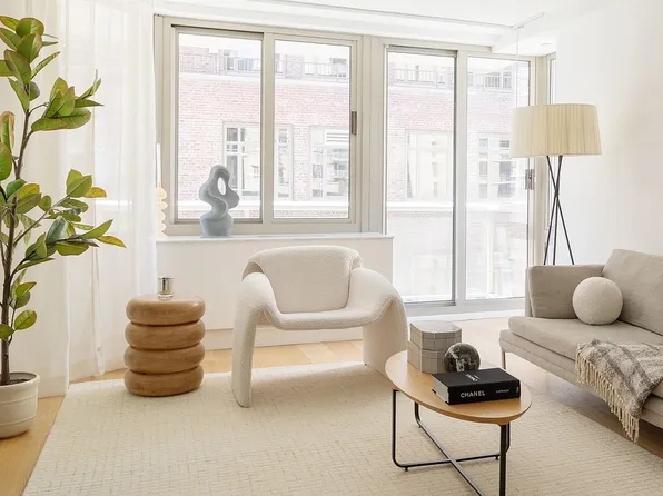 234 E 46th St APT 301, New York, NY 10017