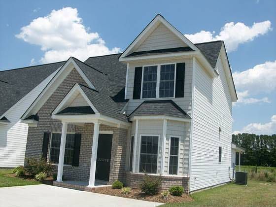 1st image of 2209 B Remington Dr