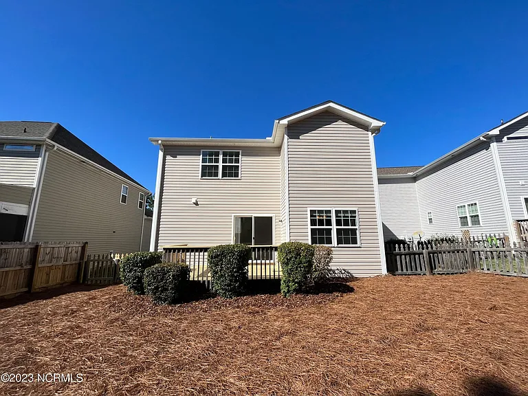 117 Lightwater Dr — Photo 16