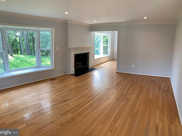 1614 Charnita Ct — Photo 8
