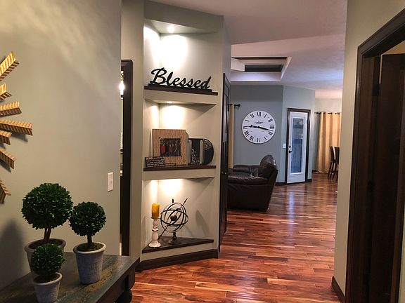 Entry/Foyer