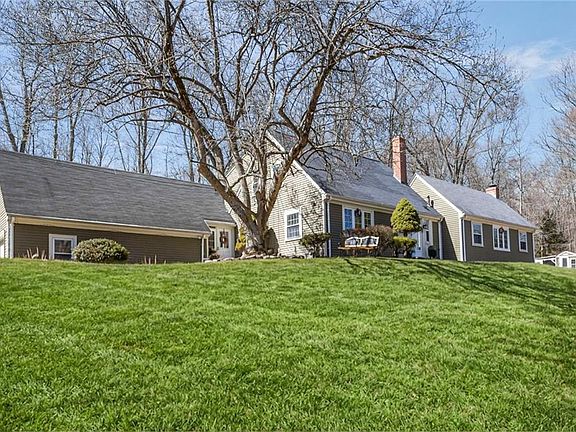 2nd image of 74 Hillside Rd