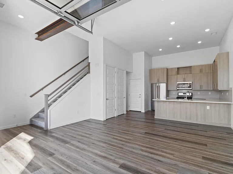 10125 Morrison Rd — Photo 9