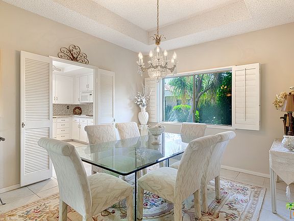 5th image of 2444 E Oakcrest Dr