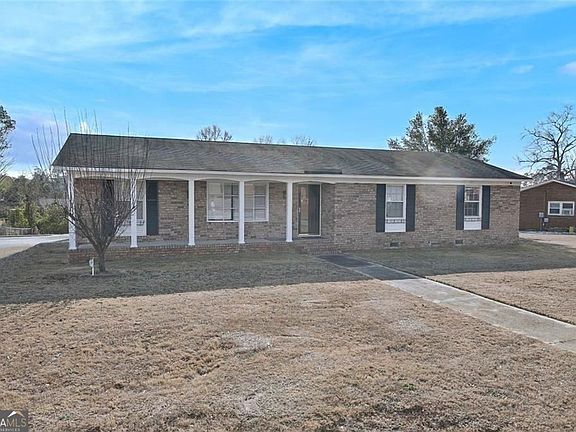 3rd image of 306 Skylark Rd