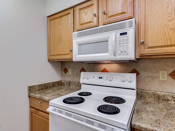 4th image of 10561 W Palmeras Dr