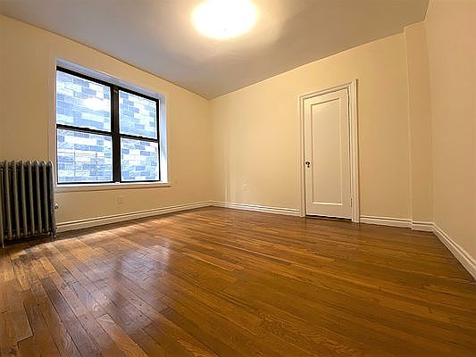 3rd image of 417 E 89th St APT D