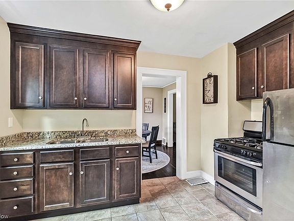 5th image of 4609 Kenmore Ave