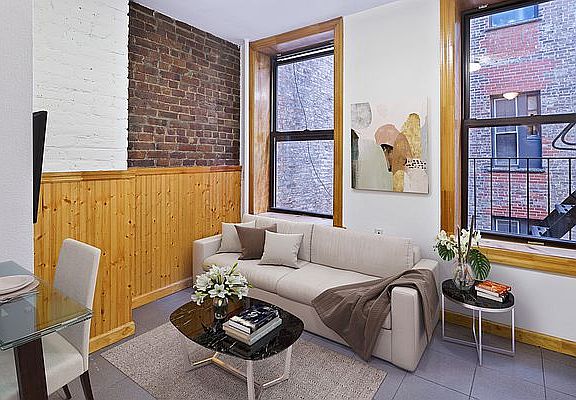 2nd image of 110 Macdougal St APT 6R