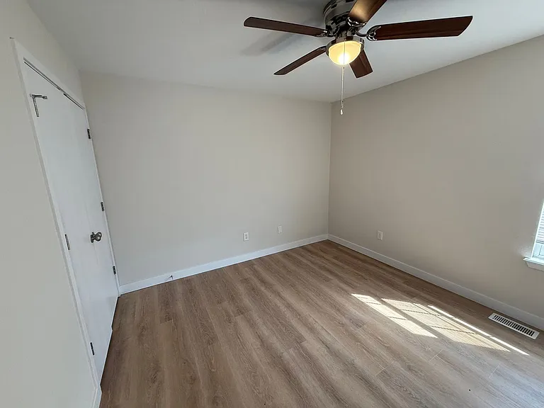 1512-1514 Citadel Dr — Photo 15