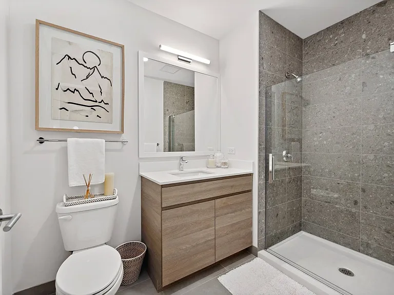 808_interior_bathroom