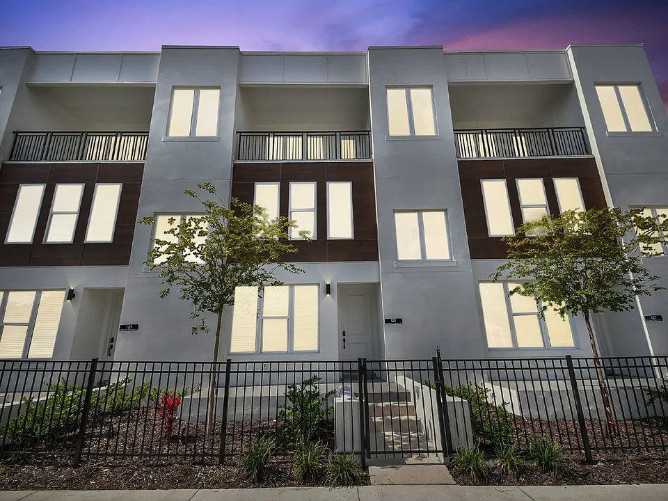 120 E Gladys St #2