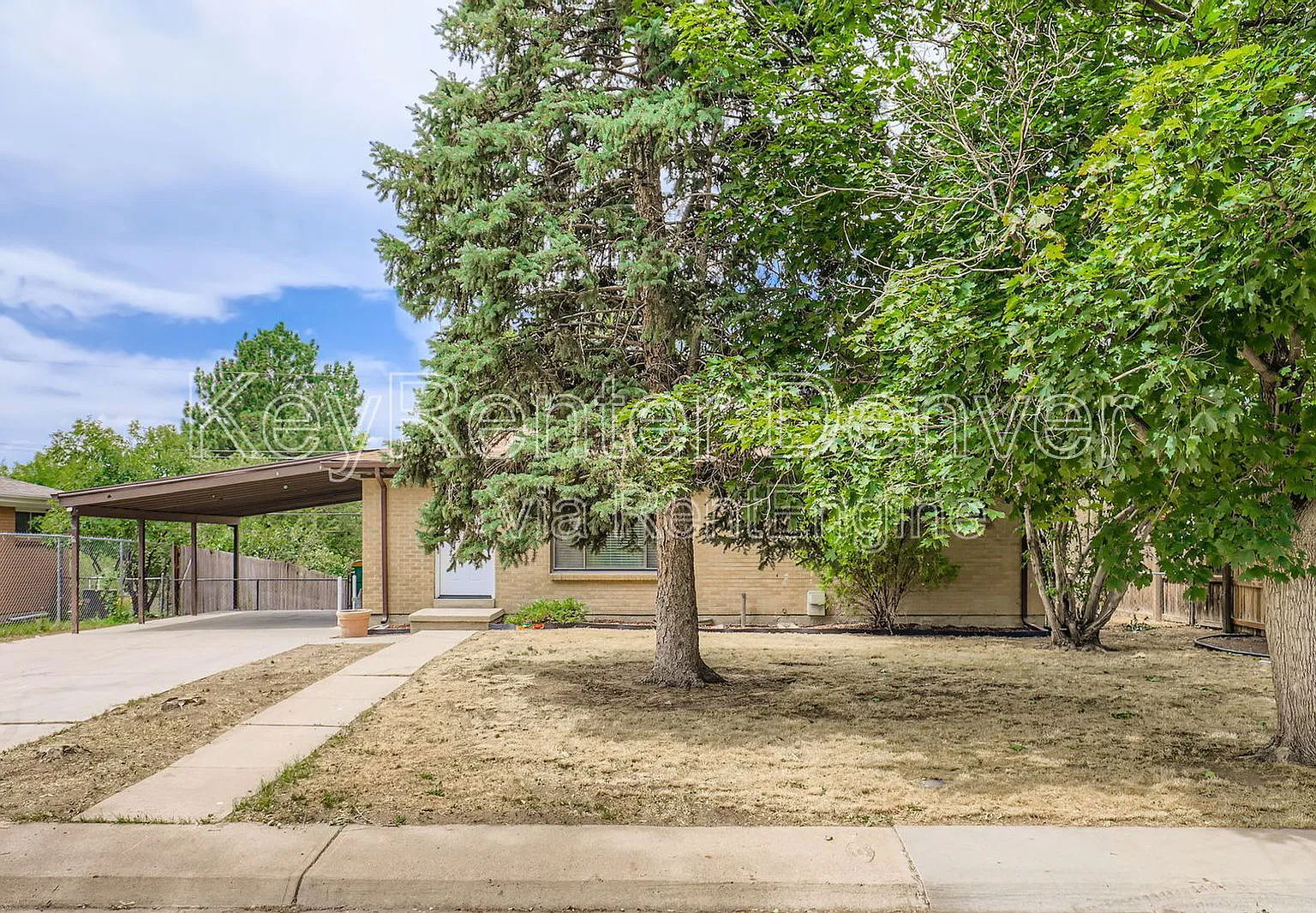 5 bed, 2.0 bath, 1900 sqft, $2,800 — Photo 3