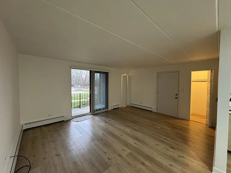 9S304 Nantucket Dr #C — Photo 8