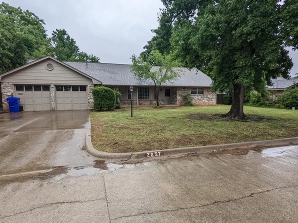 2657 Chateau Dr, Norman, OK 73069
