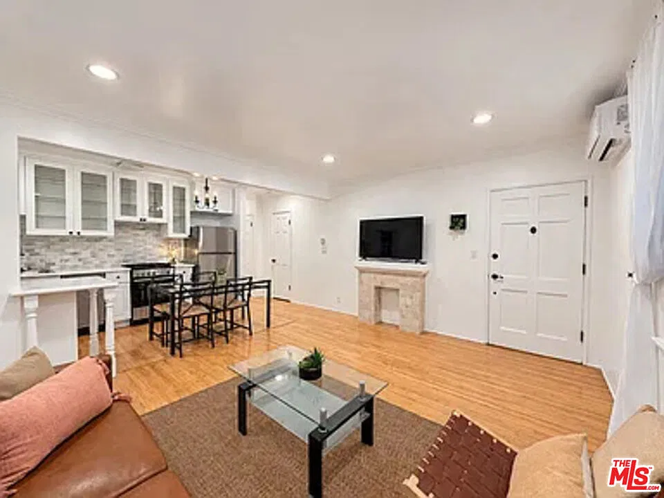 1 bed, 1.0 bath, $4,000 — Photo 4