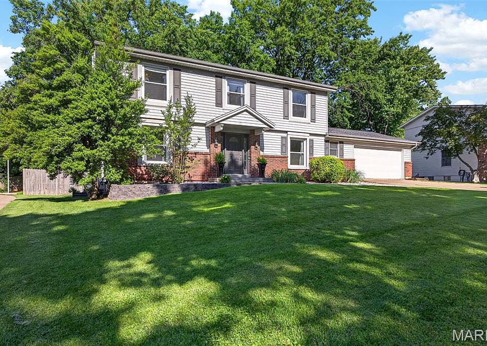 1st image of 29 Atwater Dr
