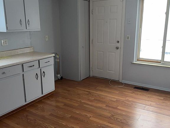 5th image of 28567 Forest Dale St