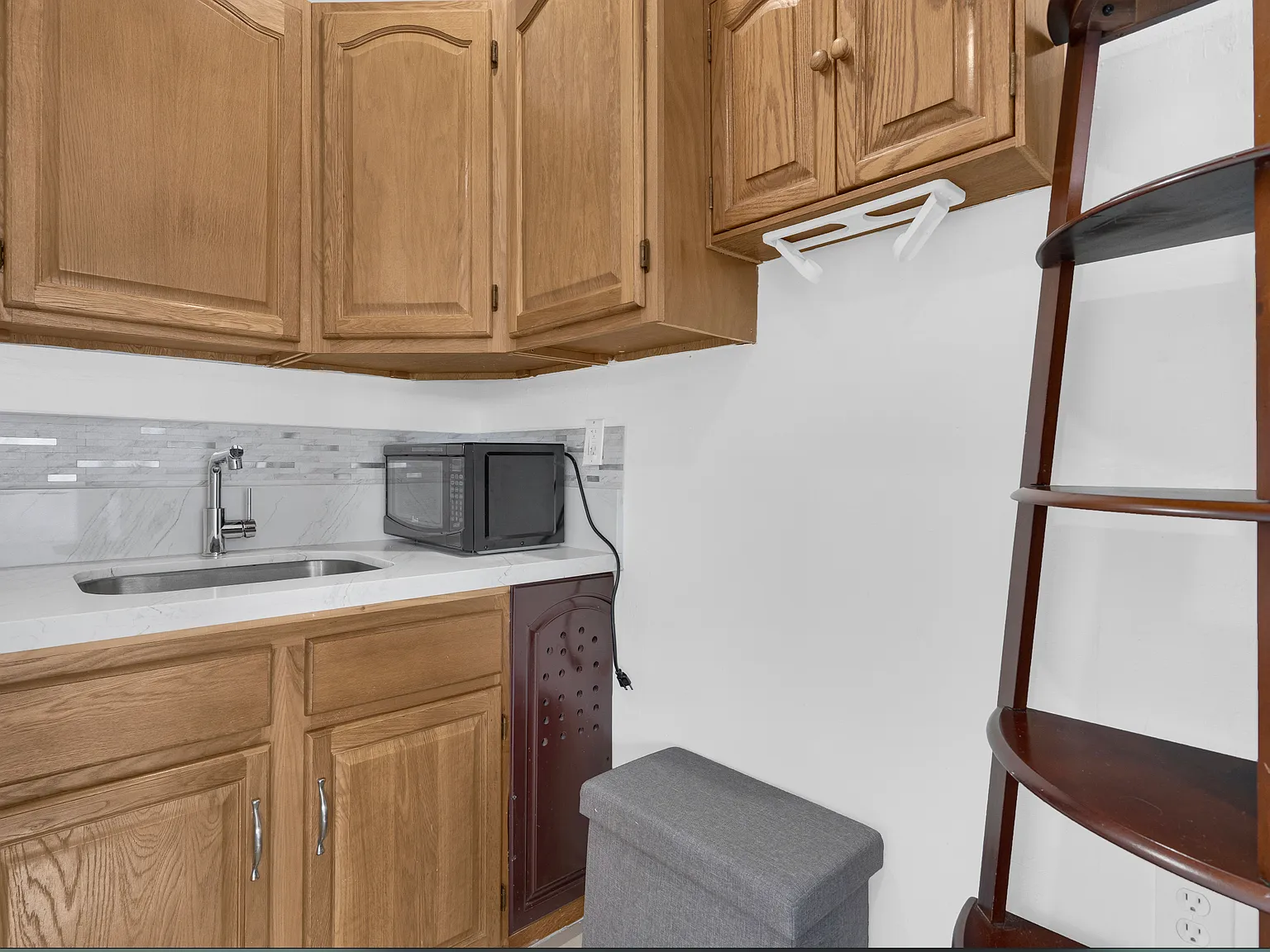 1 bed, 425 sqft, $1,300 — Photo 3
