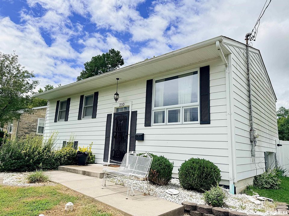1st image of 210 Peach Dr
