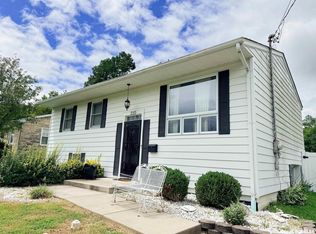 210 Peach Dr, Anna, IL 62906