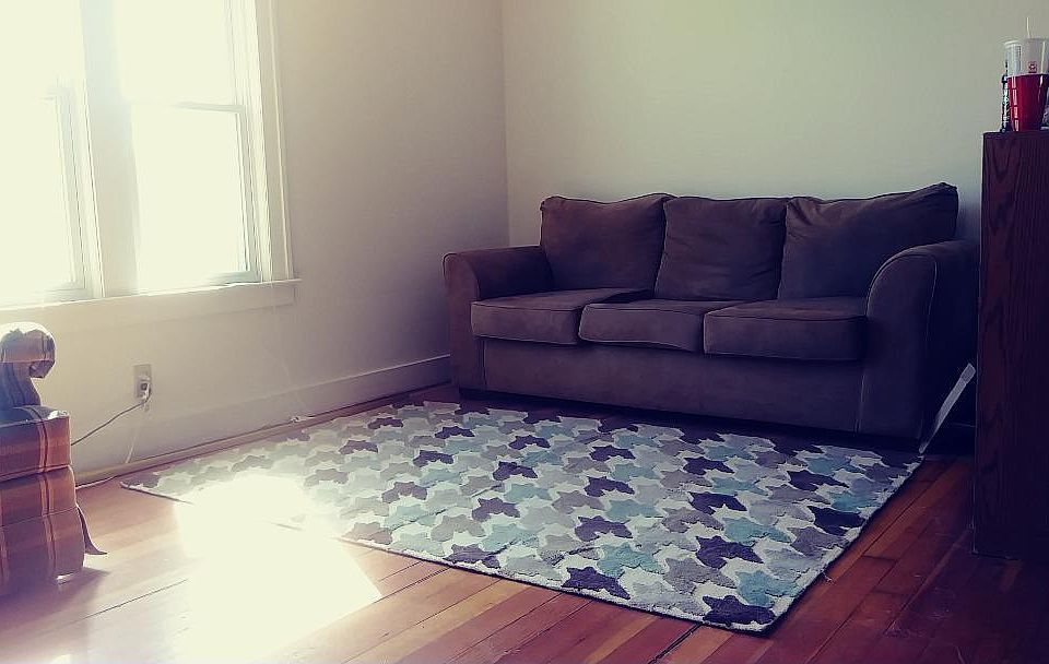 SPACIOUS LIVING RM