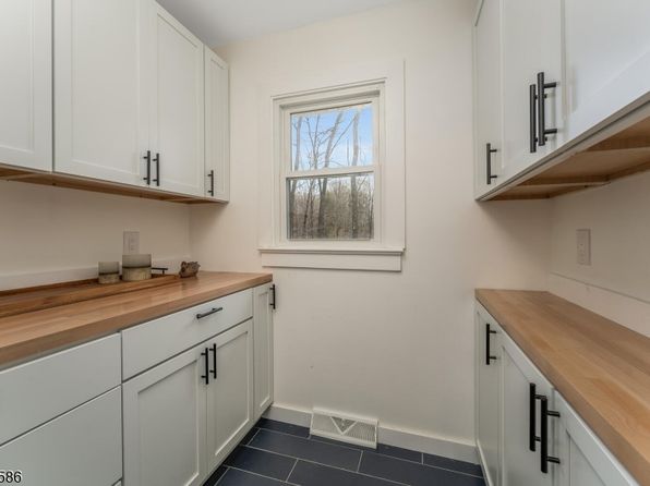 2 Brookside Ter, Raritan Twp., NJ 08822