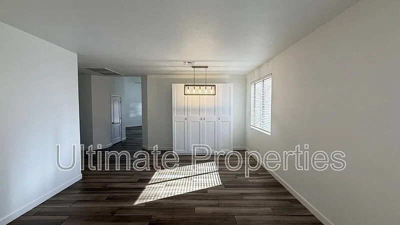 4 bed, 2.0 bath, 2166 sqft, $2,395 — Photo 3
