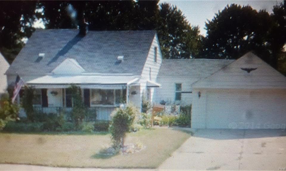 1st image of 25536 Firwood Ave