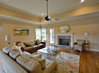 826 Oakdale Dr, Auburn, AL 36830