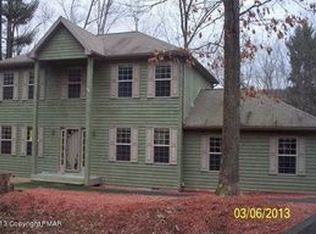 1015 Upper Ridge View Dr, East Stroudsburg, PA 18302