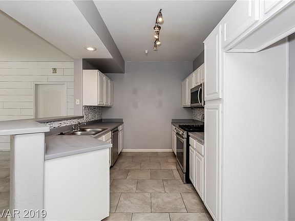 2nd image of 5855 Valley Dr Unit 1065