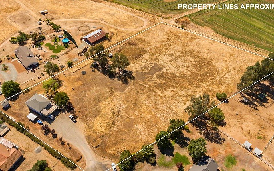 1st image of 2344 Carrie Ln